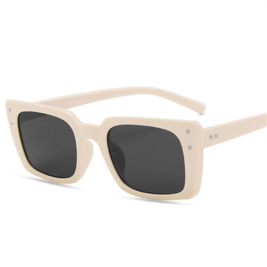Mi Nail Small Frame Sunglasses – Bold Fashion in Minimalist
