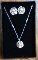 Extra Unique Original Bloom Pearl Necklace and Earring Set