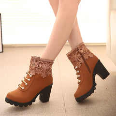 Lace fringed anti slip boots