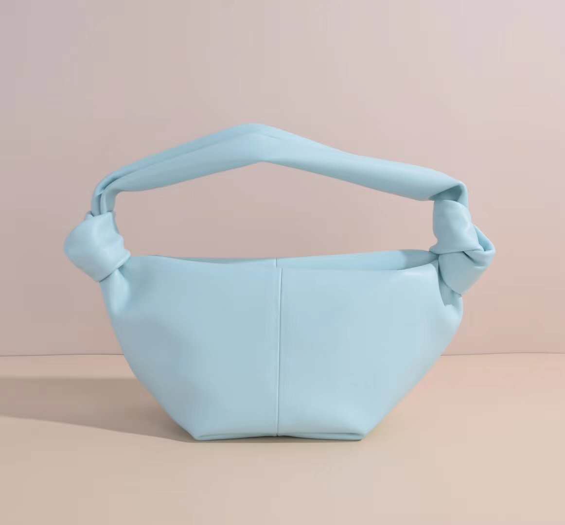Women's soft leather cloud dumpling knot handbag - view 10