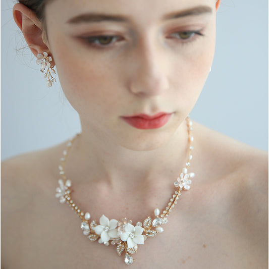 Bridal Necklace Exquisite Ceramic Flower Wedding Dress