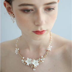 Bridal Necklace Exquisite Ceramic Flower Wedding Dress