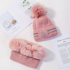 Two-piece hat and scarf