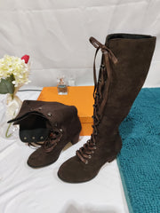 Front lace-up rider boots