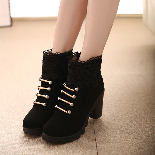 Lace fringed anti slip boots