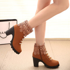 Lace fringed anti slip boots