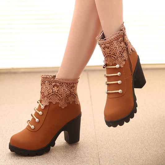 Lace fringed anti slip boots