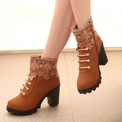 Lace fringed anti slip boots