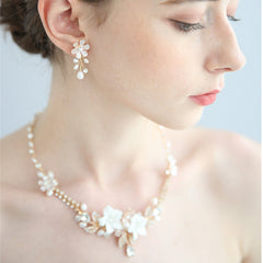 Bridal Necklace Exquisite Ceramic Flower Wedding Dress