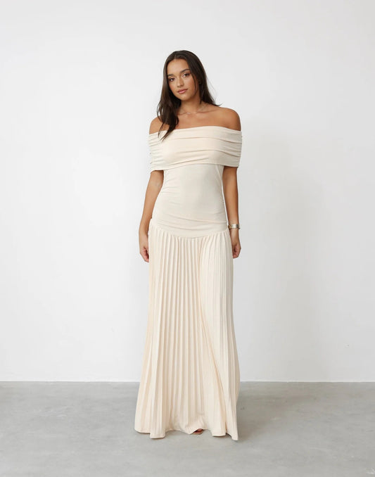 Off-shoulder Pleated New Versatile Dress