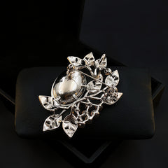 Men's And Women's French Vintage Atmospheric Brooches