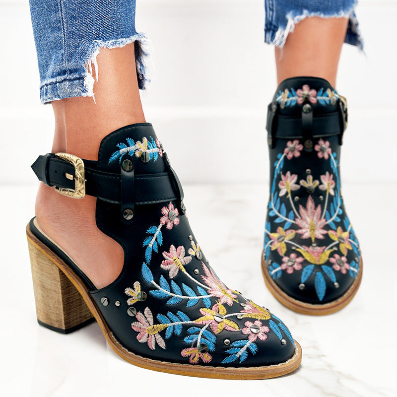 Personalized Retro Embroidered Rivet High Heels Chunky Heel Women's Sandals