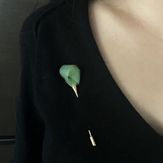 European And American Knotted Brooches