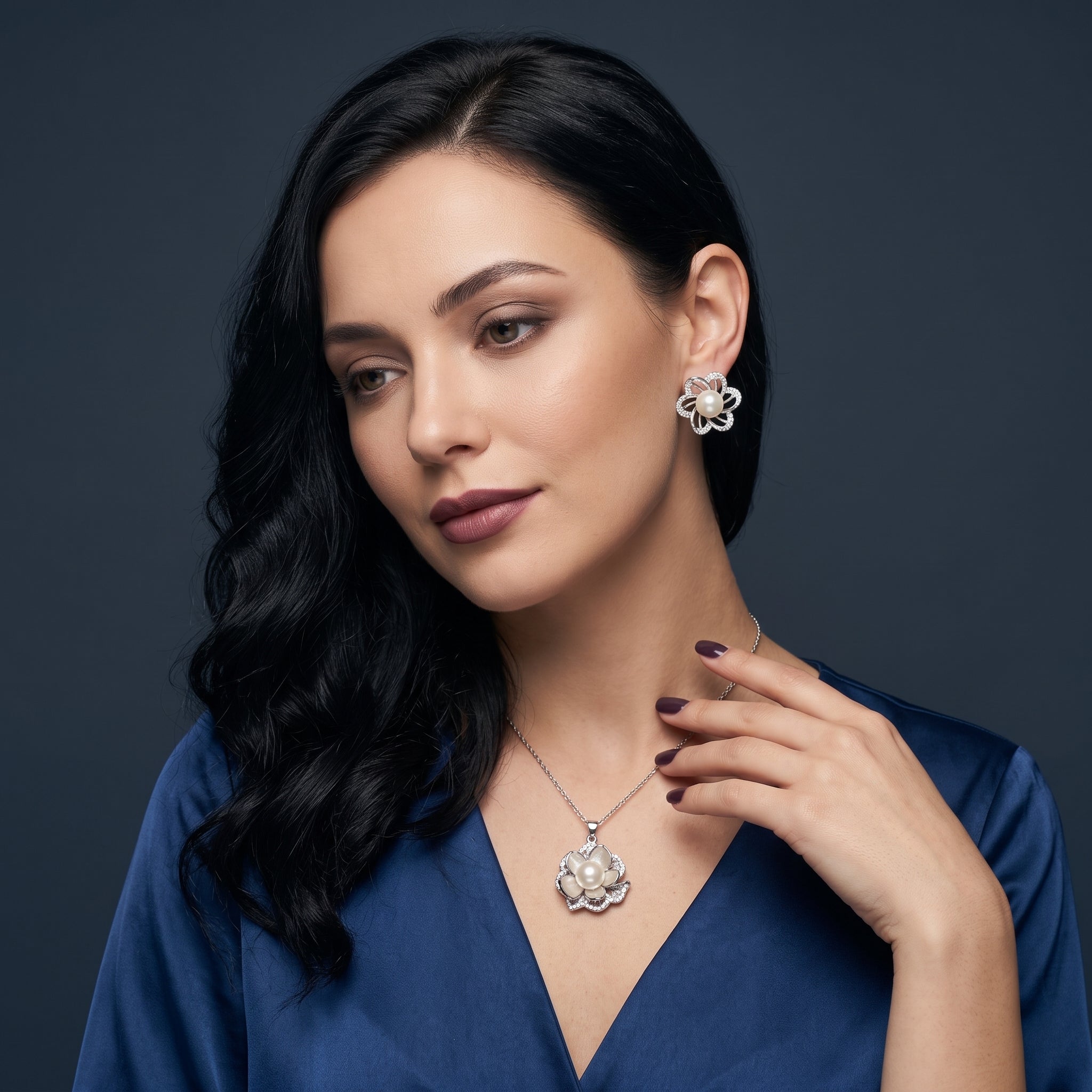 White pearl mother-of-pearl blossom necklace and earrings set