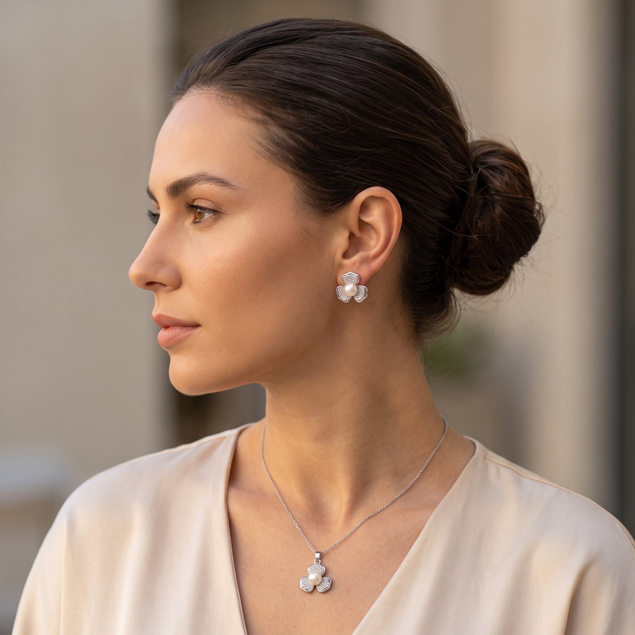 Peach pearl trillium clover necklace, earrings and ring set