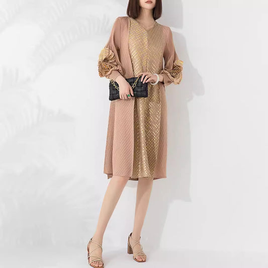 High-grade Bronzing Plate Flower V-neck Temperament Mid-length Pleated Dress